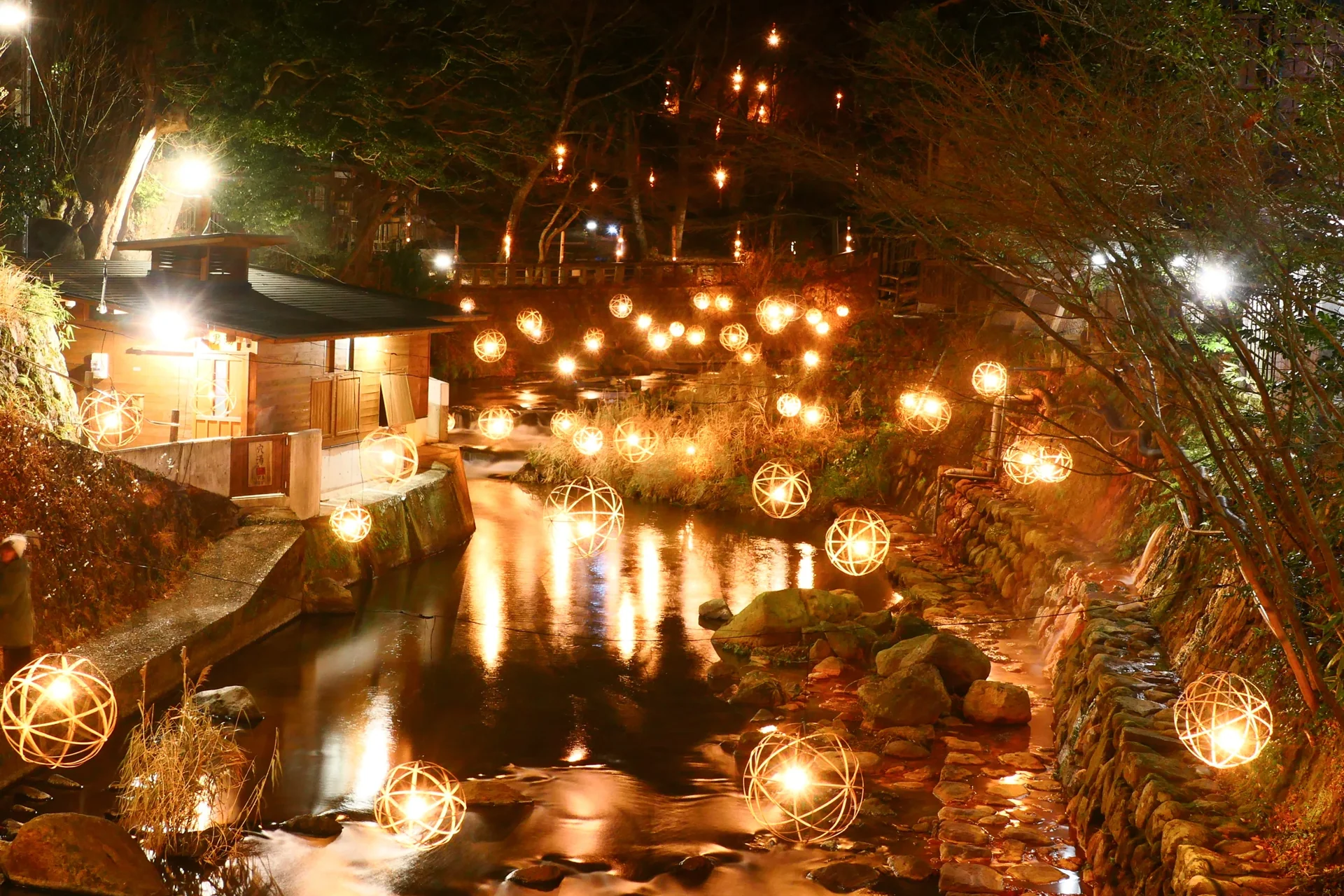 Illuminations du village thermal de Kurokawa Onsen au Japon