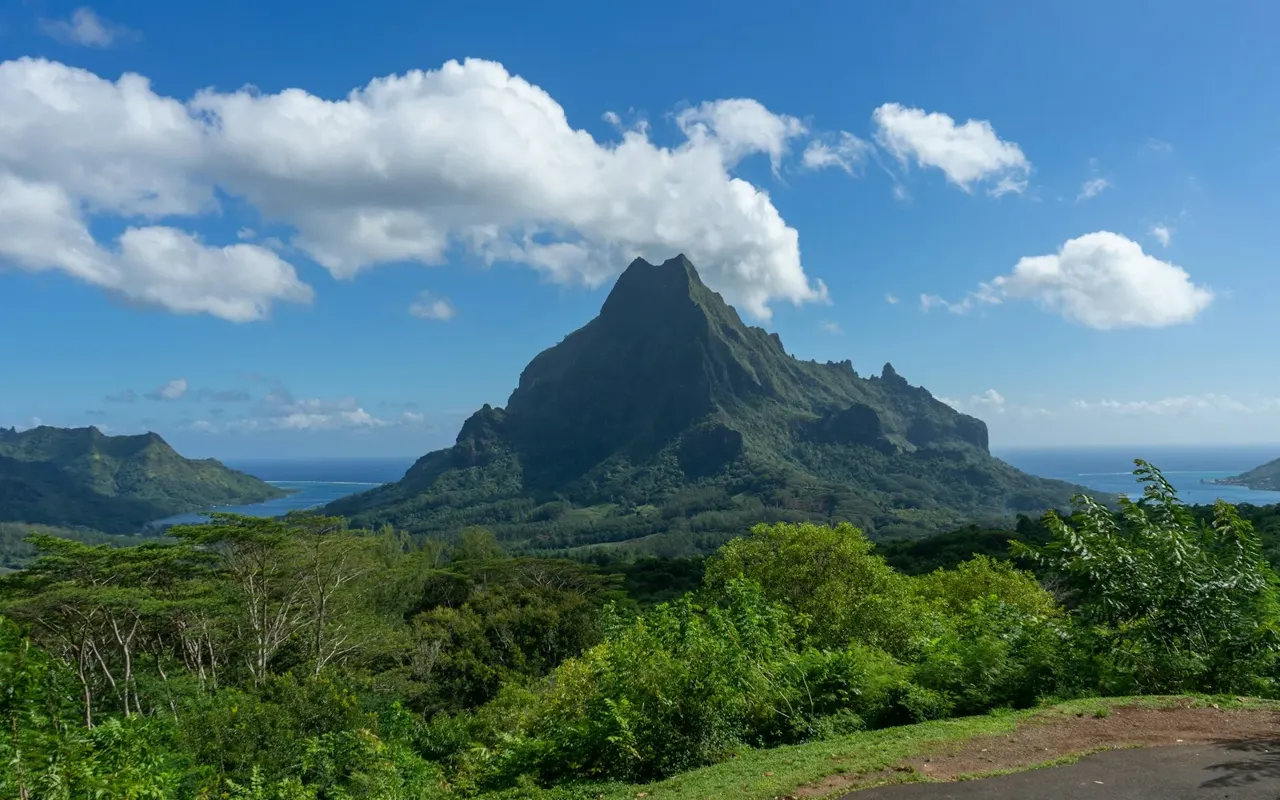 Les montagnes de Moorea depuis le Belvédère