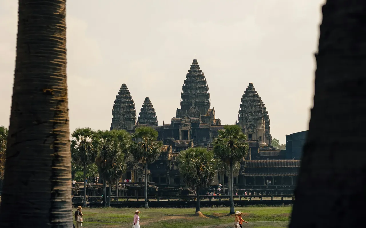 Les temples d’Angkor dans leur paysage arboré, au Cambodge