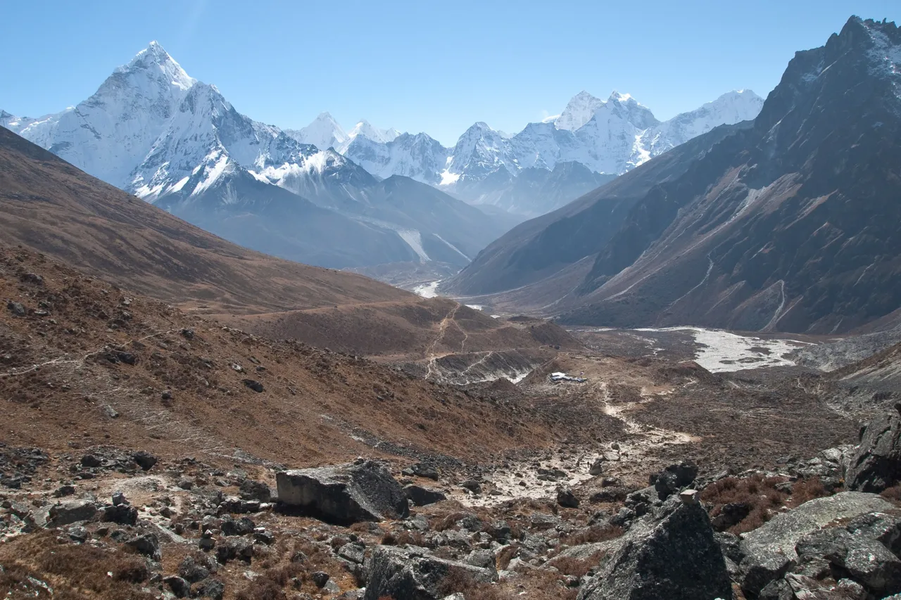 La vallée de Dughla dans les montagnes du Népal